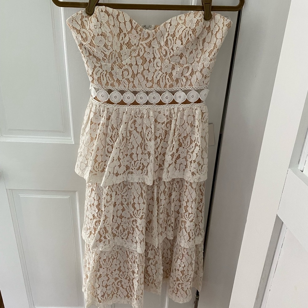 Lulu’s Ruffle Midi Dress